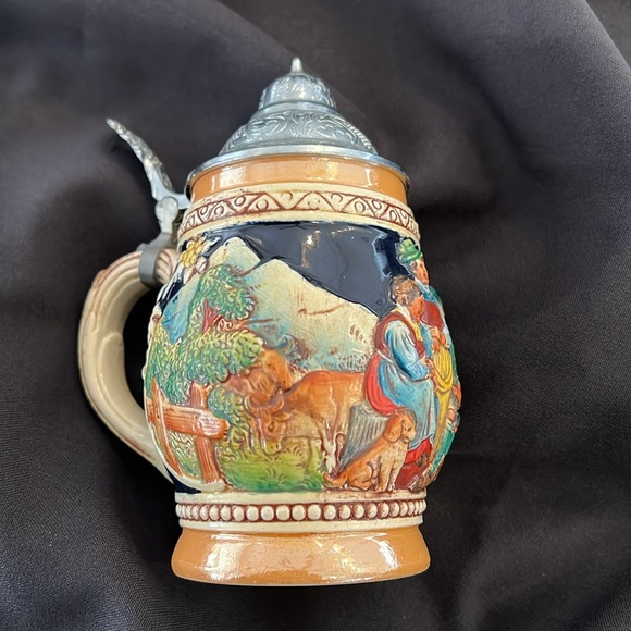 Rare Vintage DBGM Western
Germany - German Beer Stein - Pewter Lid Ceramic Mug - Picture 4 of 10